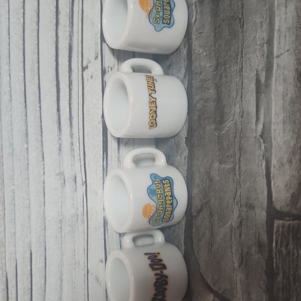 Set Of 4 Mini Mugs - Scooby Doo, Spongebob, Looney Tunes - Picture 2 of 6